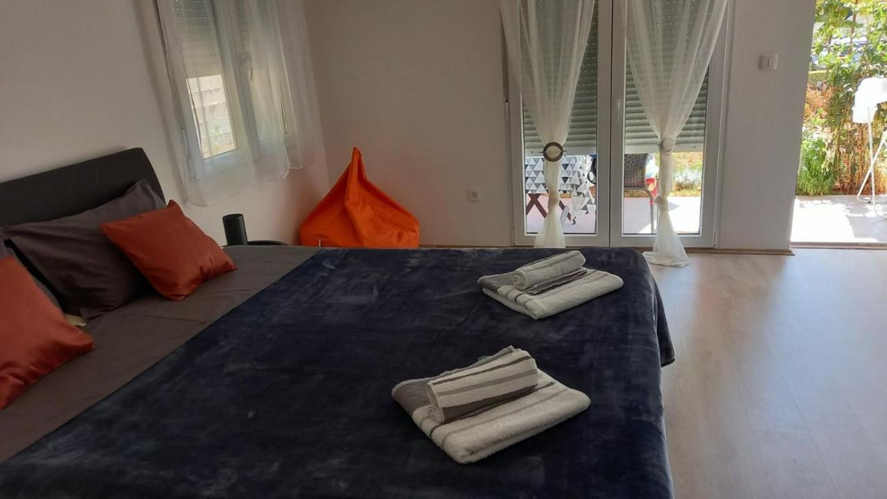 Leona Apartment Vidikovac, بولا المظهر الخارجي الصورة