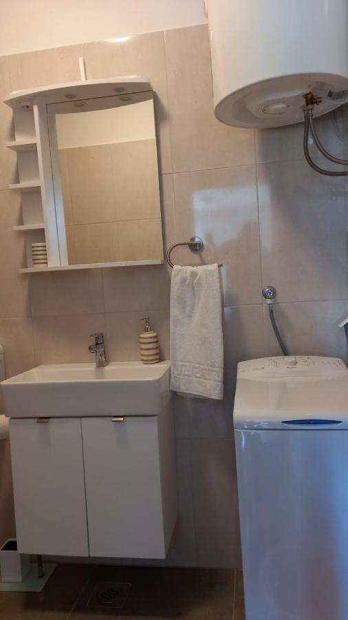 Leona Apartment Vidikovac, بولا المظهر الخارجي الصورة