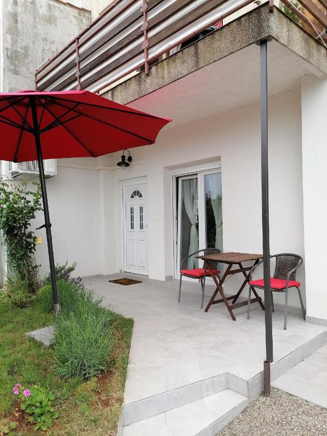 Leona Apartment Vidikovac, بولا المظهر الخارجي الصورة
