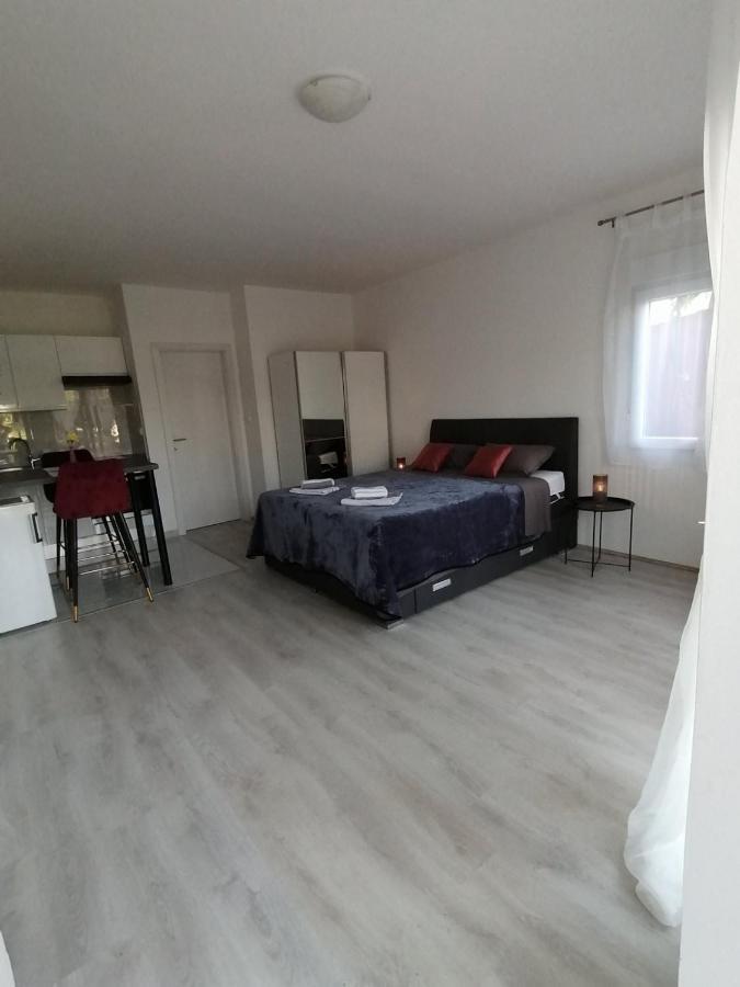 Leona Apartment Vidikovac, بولا المظهر الخارجي الصورة